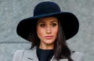 Meghan Markle disse uma vez que este esfoliante de US $ 26 é o segredo para um ‘brilho caseiro’ NOVA IORQUE, NOVA IORQUE - 09 DE SETEMBRO: Jennifer Aniston comparece