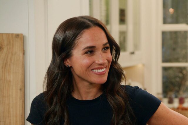 Meghan Markle sinaliza apoio ao Reino Unido em momento chave
