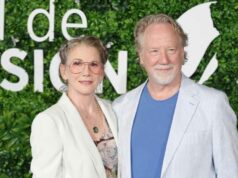 Melissa Gilbert ‘fica com’ Timothy Busfield depois que ele se rende à polícia GettyImages-1499942570-melissa-gilbert-quebra-o-silêncio