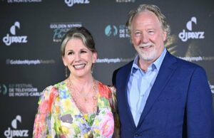 Melissa Gilbert reflete sobre ‘momento extraordinariamente difícil’ em meio às acusações de abuso sexual infantil do marido Timothy Busfield Timothy Busfield observa antes de uma audiência no Segundo Tribunal Judicial Distrital no Tribunal do Condado de Bernalillo em 20 de janeiro de 2026 em Albuquerque, Novo México. (Sam Wasson/Imagens Getty)