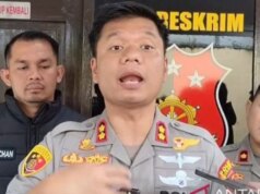 Menino de 15 anos em Cianjur sodomiza 10 crianças do ensino fundamental e médio, o método é dar um pombo à vítima Menino de 15 anos em Cianjur sodomiza 10 crianças do ensino fundamental e médio, o método é dar um pombo à vítima