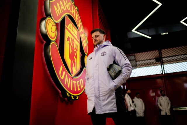 Michael Carrick explica o papel de Mason Mount no Man Milhares de torcedores do Manchester United param com uma faixa