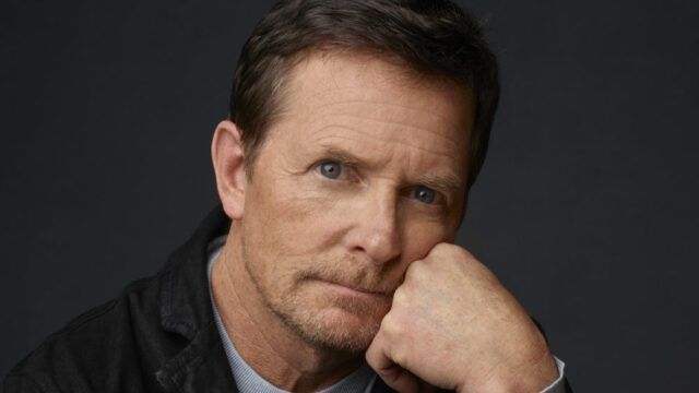 Michael J. Fox diz que se aposentar em 2020 não foi “emocional” e finalmente agir novamente “não é o começo de nenhuma campanha para restabelecer minha carreira”
