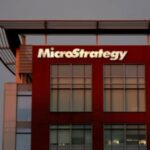 Michael Saylor perde! Ações de estratégia caem, valor de mercado cai pela metade