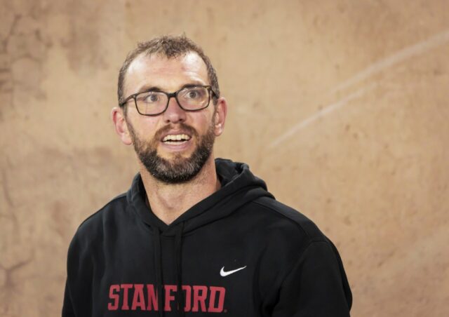 Michigan perde QB para Andrew Luck – liderado por Stanford na mudança do portal de transferência
