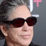 Mickey Rourke deseja que vocês recebam seu dinheiro de volta. Ainda há $ 90.000 lá