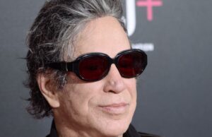 Mickey Rourke deseja que vocês recebam seu dinheiro de volta. Ainda há $ 90.000 lá Mickey Rourke deseja que vocês recebam seu dinheiro de volta. Ainda há $ 90.000 lá