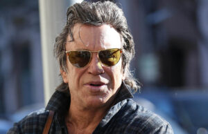 Mickey Rourke inicia GoFundMe para evitar despejo de casa em Los Angeles: ‘A fama não protege contra as dificuldades’ Photo by: STRF/STAR MAX/IPx1/31/17Mickey Rourke is seen in Los Angeles, CA.