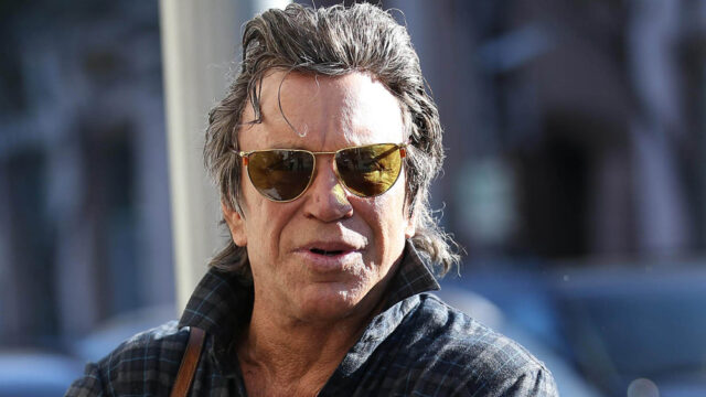 Mickey Rourke inicia GoFundMe para evitar despejo de casa em Photo by: STRF/STAR MAX/IPx1/31/17Mickey Rourke is seen in Los Angeles, CA.