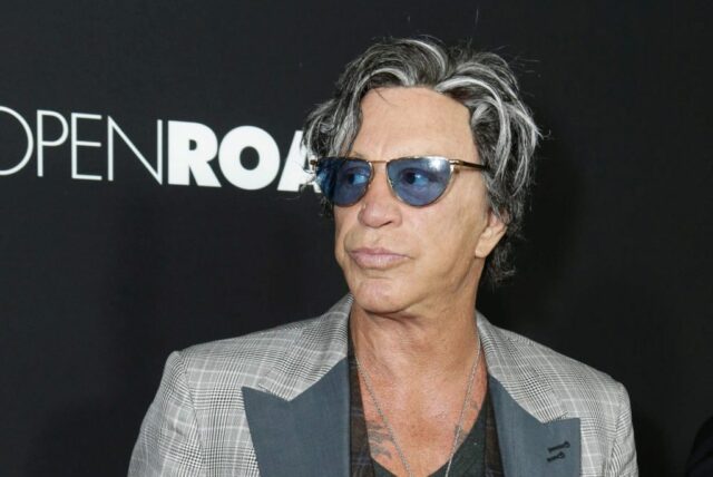 Mickey Rourke jura vingança pelo ‘golpe’ do GoFundMe em seu nome
