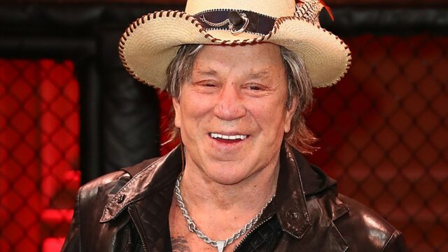 Mickey Rourke nega ter criado o GoFundMe para evitar despejo: 'Se eu precisasse de dinheiro, não pediria nenhuma caridade'

