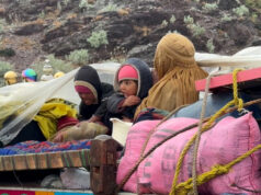 Militares paquistaneses ordenam evacuações antes da varredura de segurança em Tirah Militares paquistaneses ordenam evacuações antes da varredura de segurança em Tirah