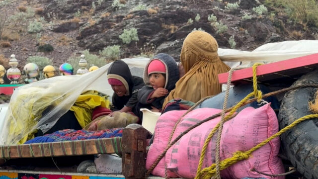 Militares paquistaneses ordenam evacuações antes da varredura de segurança em Tirah
