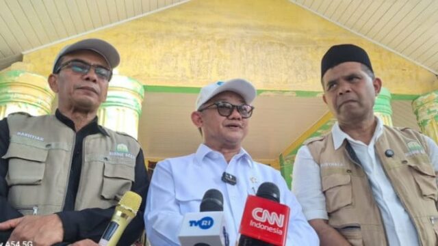 Ministro da Educação Básica afirma que 18 escolas em Aceh Ministro da Educação Básica afirma que 18 escolas em Aceh Tamiang ainda aprendem em tendas