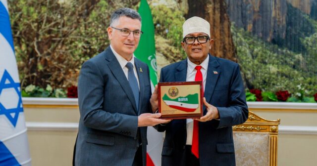 Ministro da Somália diz que Israel planeja deslocar palestinos para a Somalilândia
