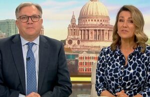 Momento agonizante Ed Balls FREEZES ao vivo no Good Morning Britain – com Susanna Reid forçada a intervir e assumir o controle do show Ed Balls aparentemente congelou ao vivo no GMB - com a co-apresentadora Susanna Reid intervindo rapidamente para ajudar