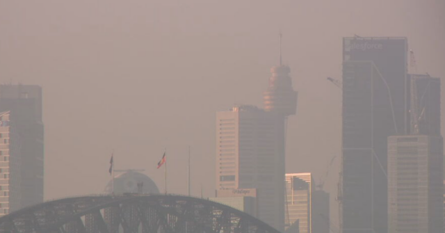 Fumaça cobre o horizonte de Sydney