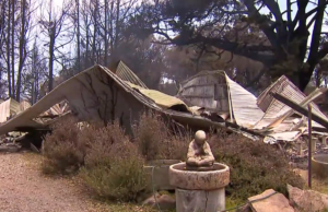 Moradores ‘despedaçados’ após perderem relíquias de família em incêndio florestal A casa de Jamie e Ann Laherty-Hunt, onde moravam há mais de uma década, havia desaparecido quando o fogo se aproximou rapidamente de Ruffy.