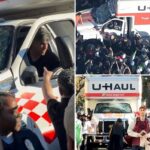 Manifestantes confrontando o motorista de uma van U-Haul depois que ela passou por uma reunião do regime anti-iraniano.