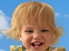 Mulher, 27 anos, é acusada de assassinato depois que uma menina de um ano foi levada às pressas para o hospital com ‘ferimentos graves’ Jayla-Jean McLaren (foto) foi levada ao hospital na manhã de 1º de agosto de 2025 após sofrer ferimentos graves. Ela morreu tragicamente 48 horas depois