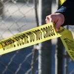 Mulher nua entra em agitação sangrenta dentro da loja de conveniência 2 de Iowa