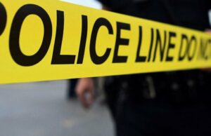 Mulher sequestrada coberta de sangue fugiu do apartamento do homem, dizem policiais de Utah Homem é preso após supostamente jogar sopa quente em um bebê de 3 meses e agredir uma mulher