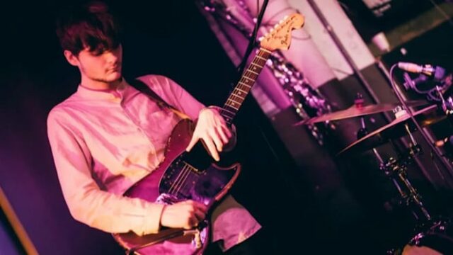 Music World lamenta, guitarrista Black Midi Matt Kwasniewski-Kelvin morre aos 26 anos
