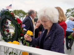 NASA e famílias de astronautas caídos marcam 40º aniversário do acidente do ônibus espacial Challenger Yahoo news home