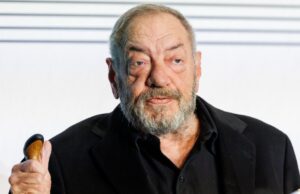 NBC encomenda mais dois pilotos de drama: ‘What the Dead Know’ de Dick Wolf e uma adaptação de ‘Puzzle Master’ NBC encomenda mais dois pilotos de drama: 'What the Dead Know' de Dick Wolf e uma adaptação de 'Puzzle Master'