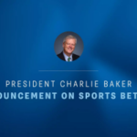 Fundo azul com uma imagem do presidente da NCAA, Charlie Baker, em um pequeno círculo no meio. Embaixo, está escrito 'Anúncio do Presidente Charlie Baker sobre Apostas Esportivas'. NCAA insta CFTC a suspender os mercados de previsão de esportes universitários