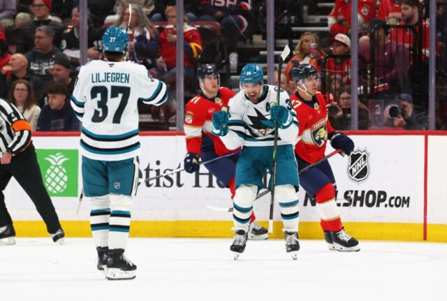 Nedeljovic tem um jogo inesquecível enquanto Sharks ataca Florida Panthers
