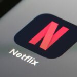 votando em uma transmissão ao vivo da Netflix