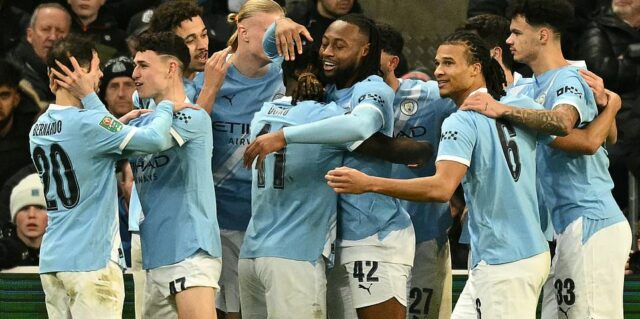 Newcastle x Manchester City - semifinal da Carabao Cup AO VIVO: Todas as reações enquanto Rayan Cherki e Antoine Semenyo dão vantagem ao time de Pep Guardiola enquanto a farsa do VAR prejudica a disputa do St James 'Park
