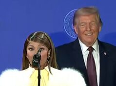 Nicki Minaj diz que é a fã número 1 de Donald Trump, em vídeo 012826_nicki_minaj_donald_trump_kal