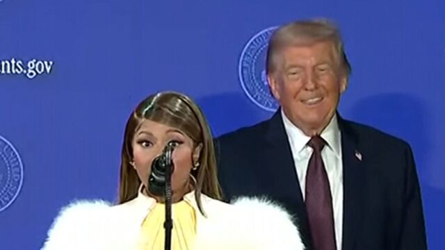 Nicki Minaj diz que é a fã número 1 de 012826_nicki_minaj_donald_trump_kal