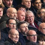 Ronaldinho comemora pelo Barcelona