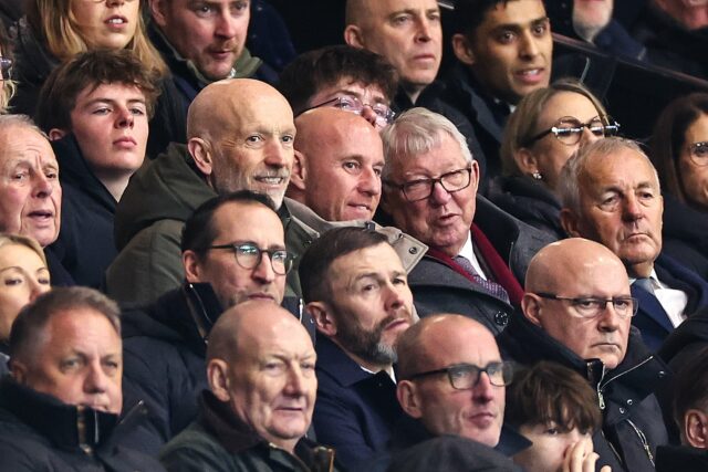 Ronaldinho comemora pelo Barcelona