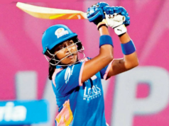 Nicola Carey e Sajeevan Sajana elevam MI para 154 após golpes iniciais contra RCB Nicola Carey e Sajeevan Sajana elevam MI para 154 após golpes iniciais contra RCB