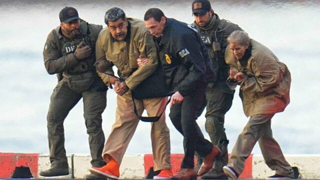 Nicolás Maduro e sua esposa Cilia Flores comparecem ao tribunal de Nova York
