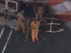 Nicolás Maduro e sua esposa são transferidos de helicóptero Nicolás Maduro e sua esposa são transferidos de helicóptero