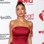 Nicole Scherzinger fala sobre sua mãe ter sobrevivido a dois derrames: ‘Ela tem um coração mecânico’