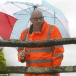 David Hinton, executivo-chefe da South East Water, enfrenta crescentes apelos para renunciar