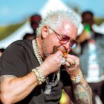 No domingo do Super Bowl, Guy Fieri dará uma grande festa Flavortown Tailgate