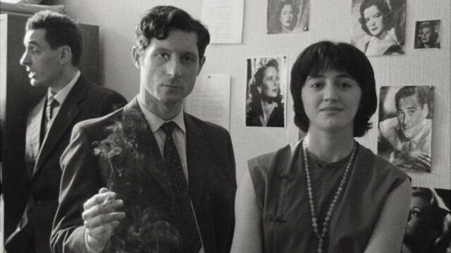 'Nouvelle Vague' de Richard Linklater lidera indicações para o Prêmio John Oliver Emmy Adam Driver