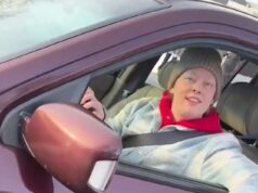 Novas imagens impressionantes feitas pelo agente do ICE que matou Renee Nicole Good mostram o que REALMENTE aconteceu A filmagem supostamente gravada pelo agente do ICE Jonathan 'Jon' Ross mostra como Renee Nicole Good (vista em seu carro) e sua esposa aparentemente insultaram os agentes do ICE antes do tiroteio fatal