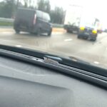 Novas imagens mostram a Ferrari da estrela do Tottenham, Randal Kolo Muani, presa na rodovia