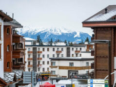Número de mortos em incêndio em boate suíça chega a 40 e aumenta, investigação se volta para fogos de artifício internos e teto coberto de espuma Número de mortos em incêndio em boate suíça chega a 40 e aumenta, investigação se volta para fogos de artifício internos e teto coberto de espuma