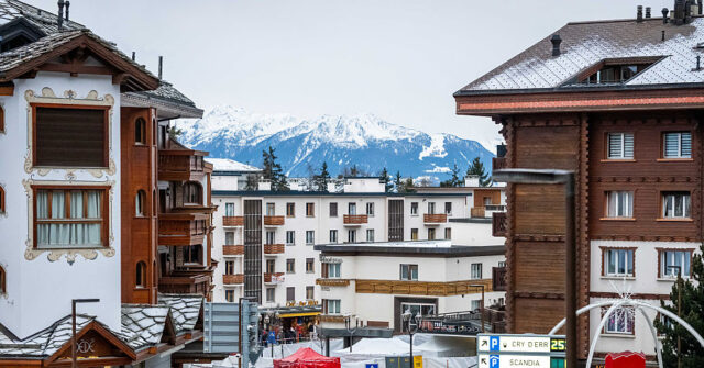 Número de mortos em incêndio em boate suíça chega a Número de mortos em incêndio em boate suíça chega a 40 e aumenta, investigação se volta para fogos de artifício internos e teto coberto de espuma
