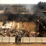 Número de mortos em incêndio em shopping de Karachi sobe para pelo menos 14 no Paquistão