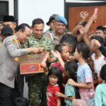 O Chefe da Polícia Metropolitana e Pangdam Jaya garantem que os refugiados das inundações em Cilincing sejam atendidos de maneira ideal